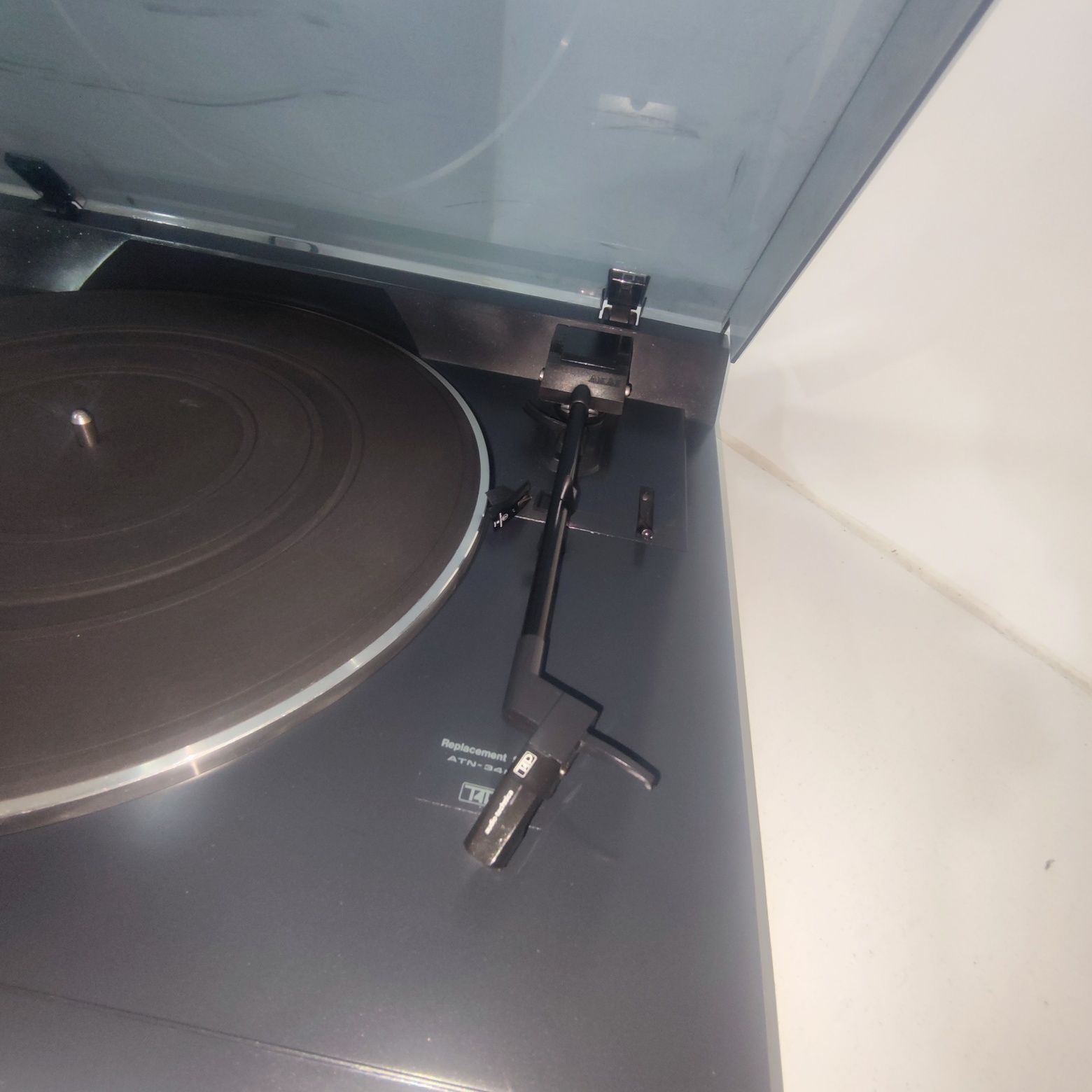Gira disco - AKAI AP-A305