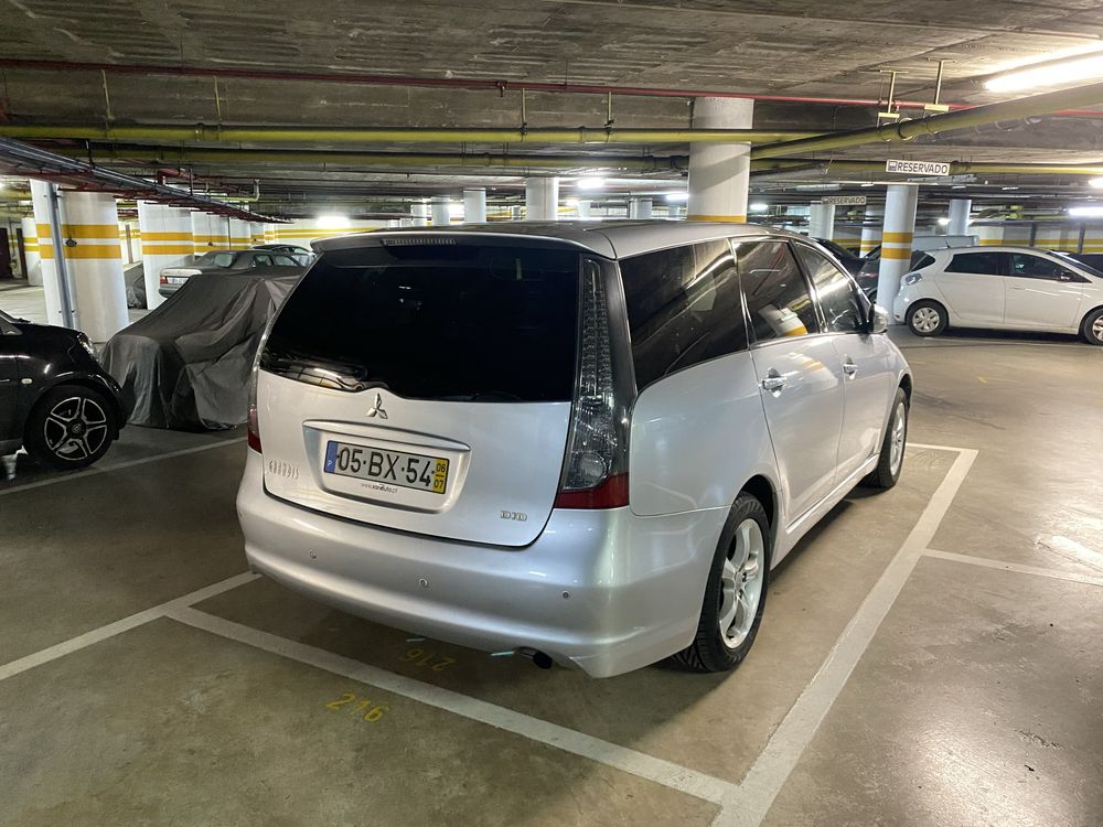 Mitsubishi Grandis 2.0 DID em bom estado