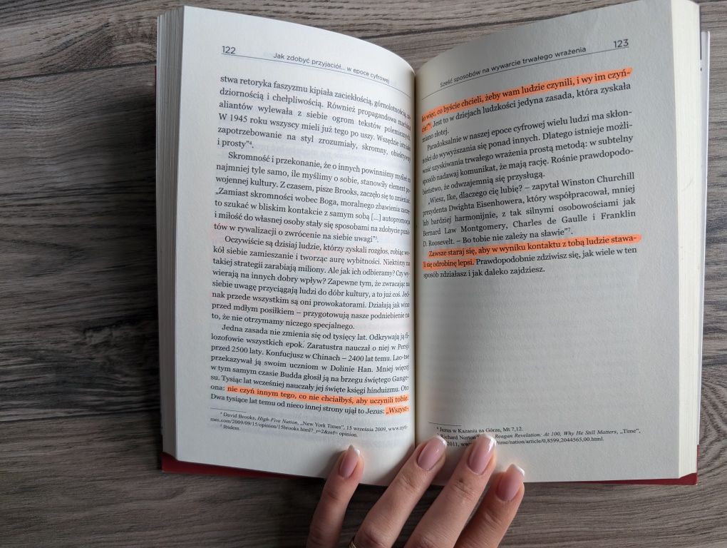Książka Jak zdobyć przyjaciół i zjednać sobie ludzi w epoce cyfrowej