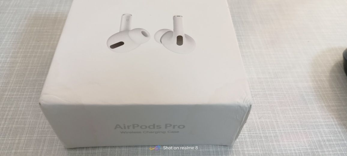 Наушники AirPods Pro  оригинал левый наушник  утерян ! 1000 грн