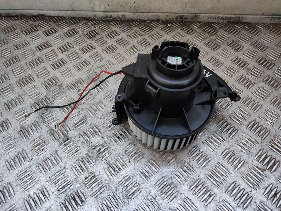 Opel Astra III H 1.6 16V dmuchawa wentylator nawiewów