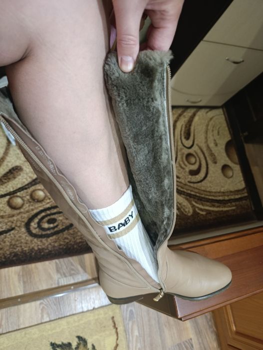 Продам женские сапоги зимние