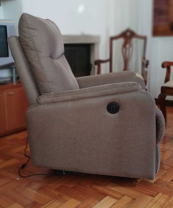 Cadeirão sala eléctrico