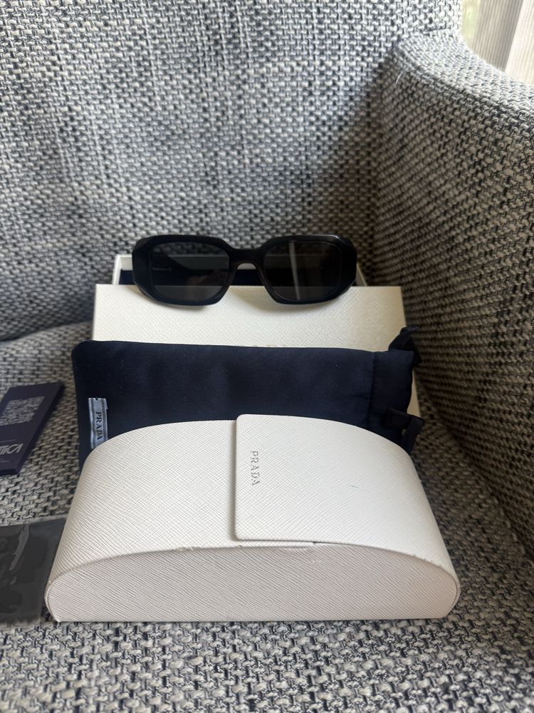 PRADA okulary przeciwsłoneczne