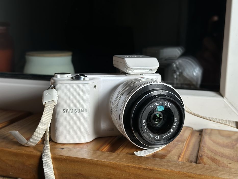 Фотоаппарат Samsung NX 2000