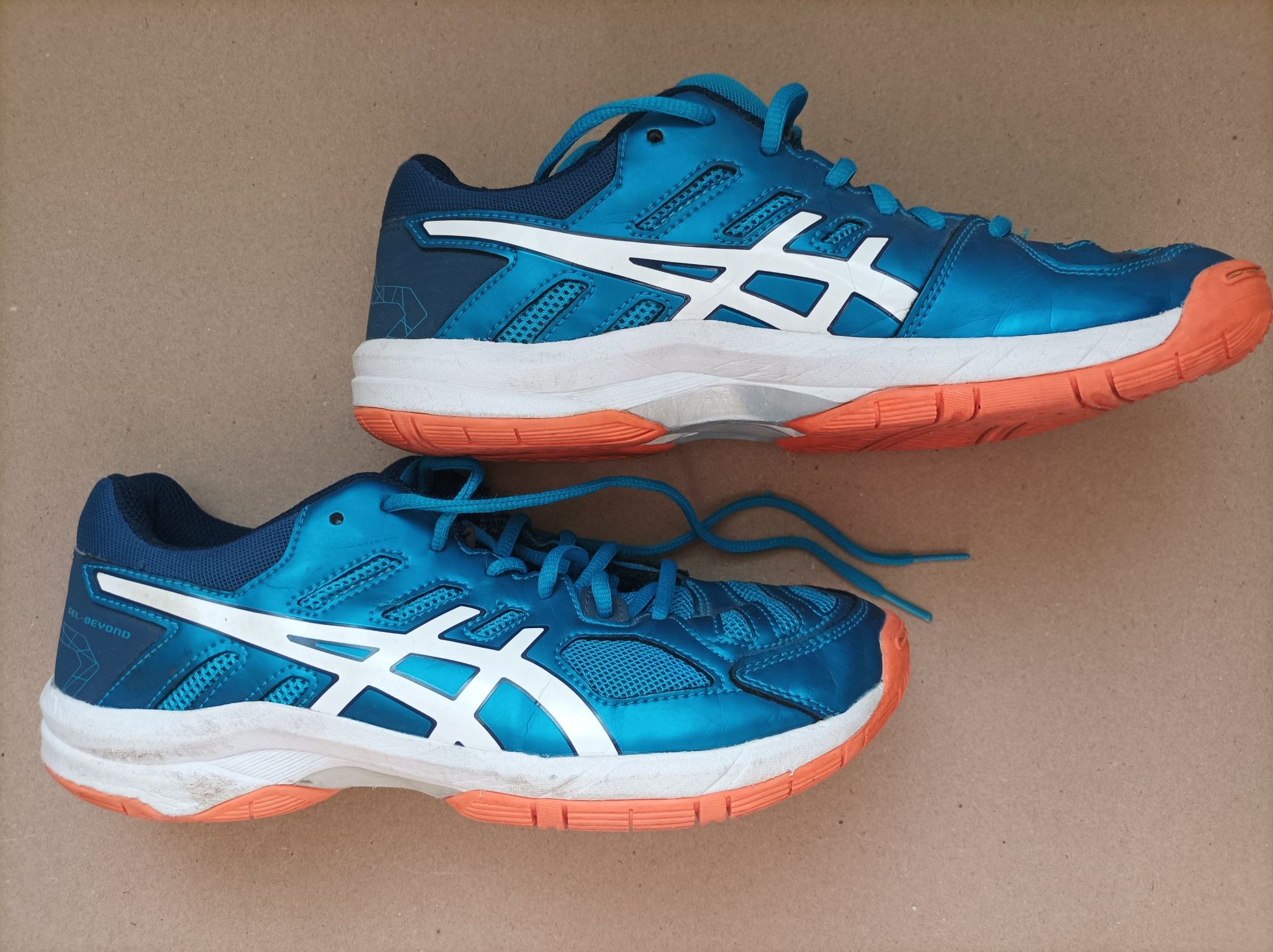 24,3cm 24cm Asics buty halowe halówki gel-beyond