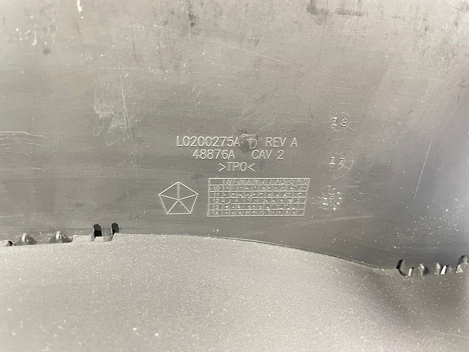 Dodge Charger Challenger 2015+ schowek deski rozdzielczej