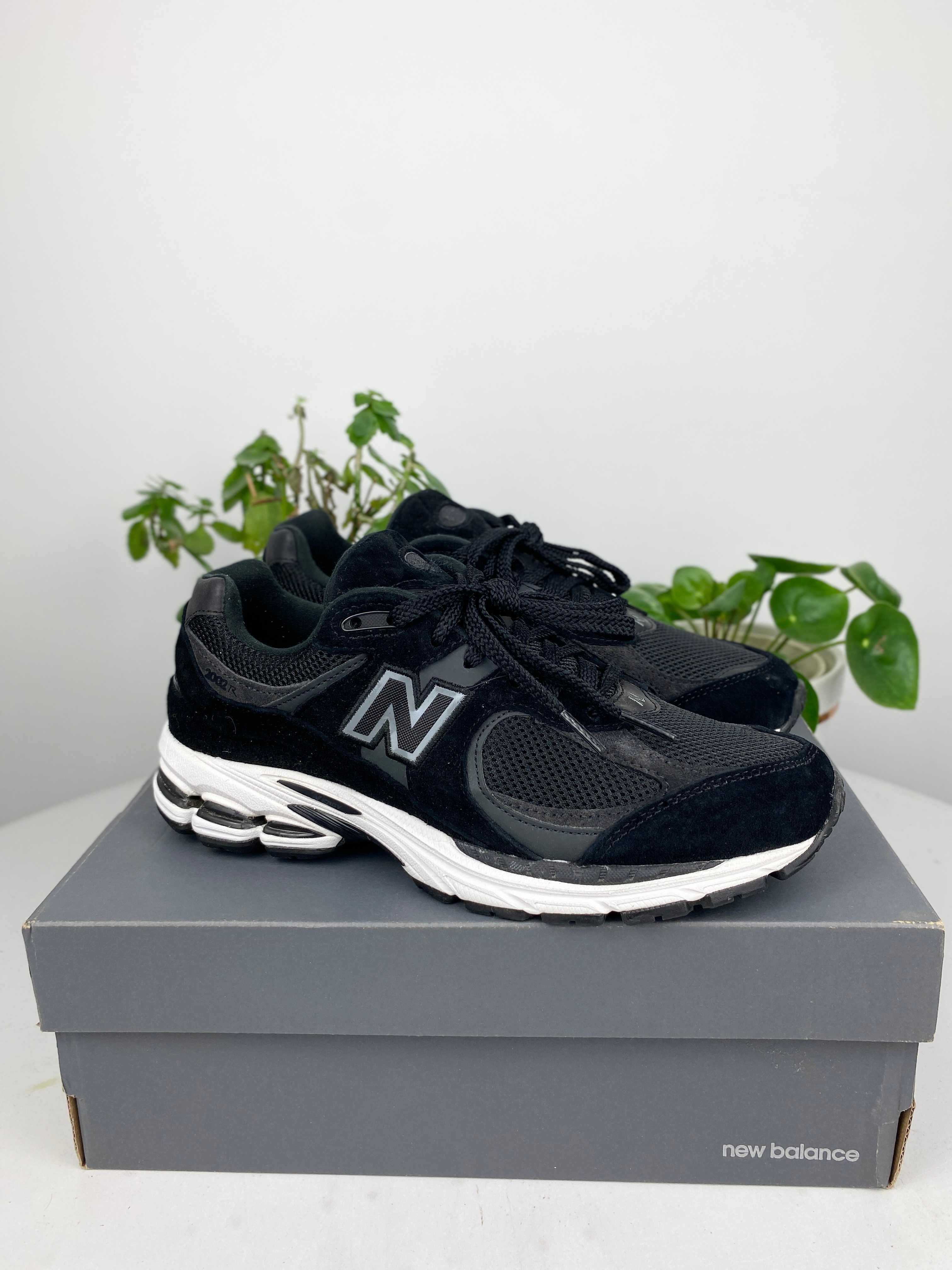 czarne białe szare buty new balance nb 2002r r. 39,5 n146