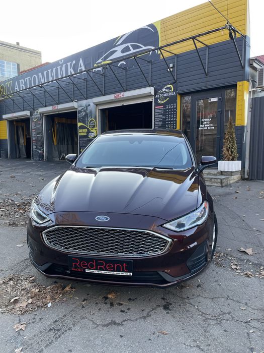 Аренда Ford Fusion Hybrid 18г.