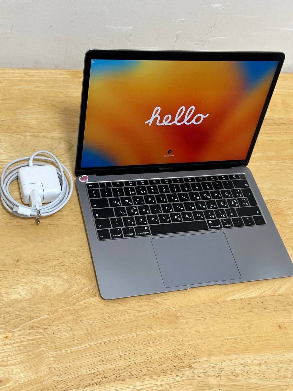 Ноутбук Apple MacBook Air 13 128GB Space Gray 2018 (i5/8/128)