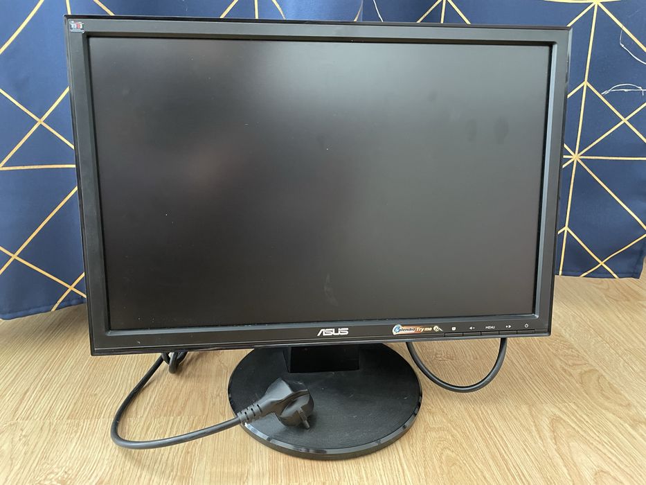 Monitor ASUS, używany.