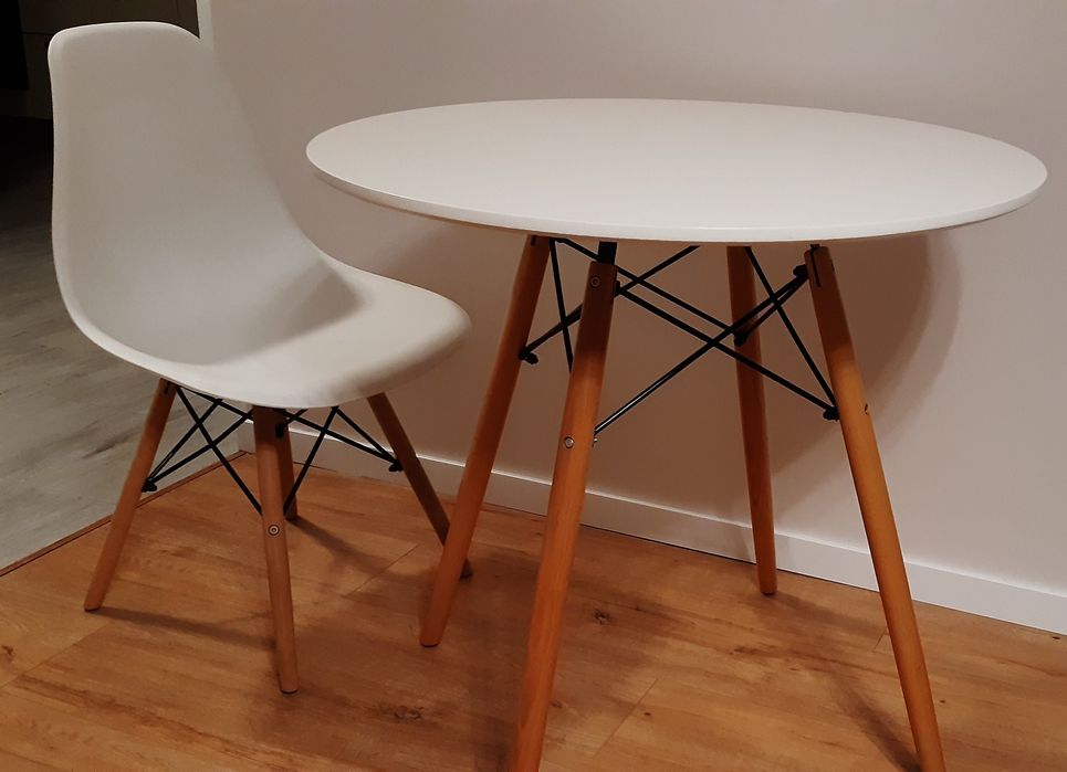 Zestaw stolik z krzesłem