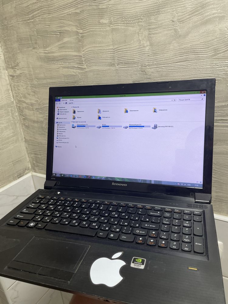 Ноутбук Lenovo V570c 6gb/i3-2348m 500gb в хорошому стані