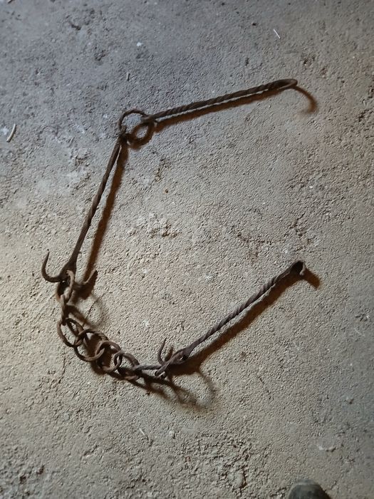 Corrente forjada antiga para pendurar