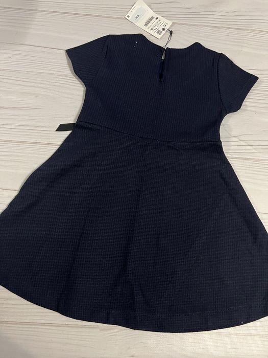 Zara на рост 116 см платье