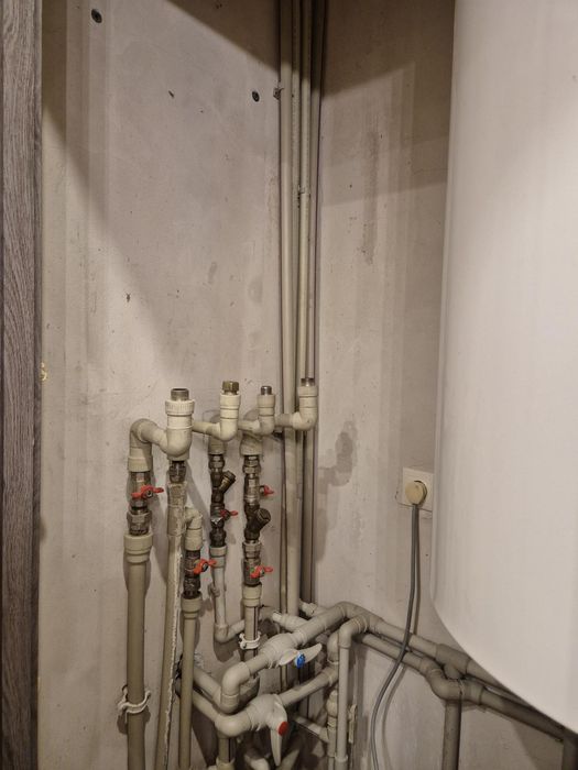 Автономний будинок для великої сім'ї в тихому місці++бізнес