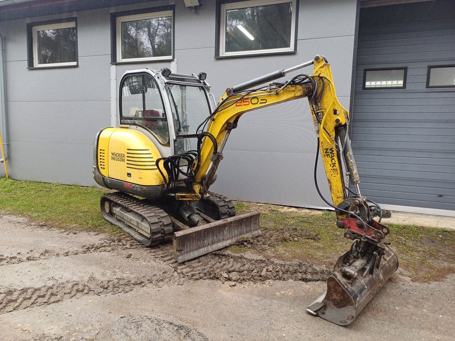 Usługi ziemne,Wynajem maszyn budowlanych,minikoparka,ładowarka,manitou