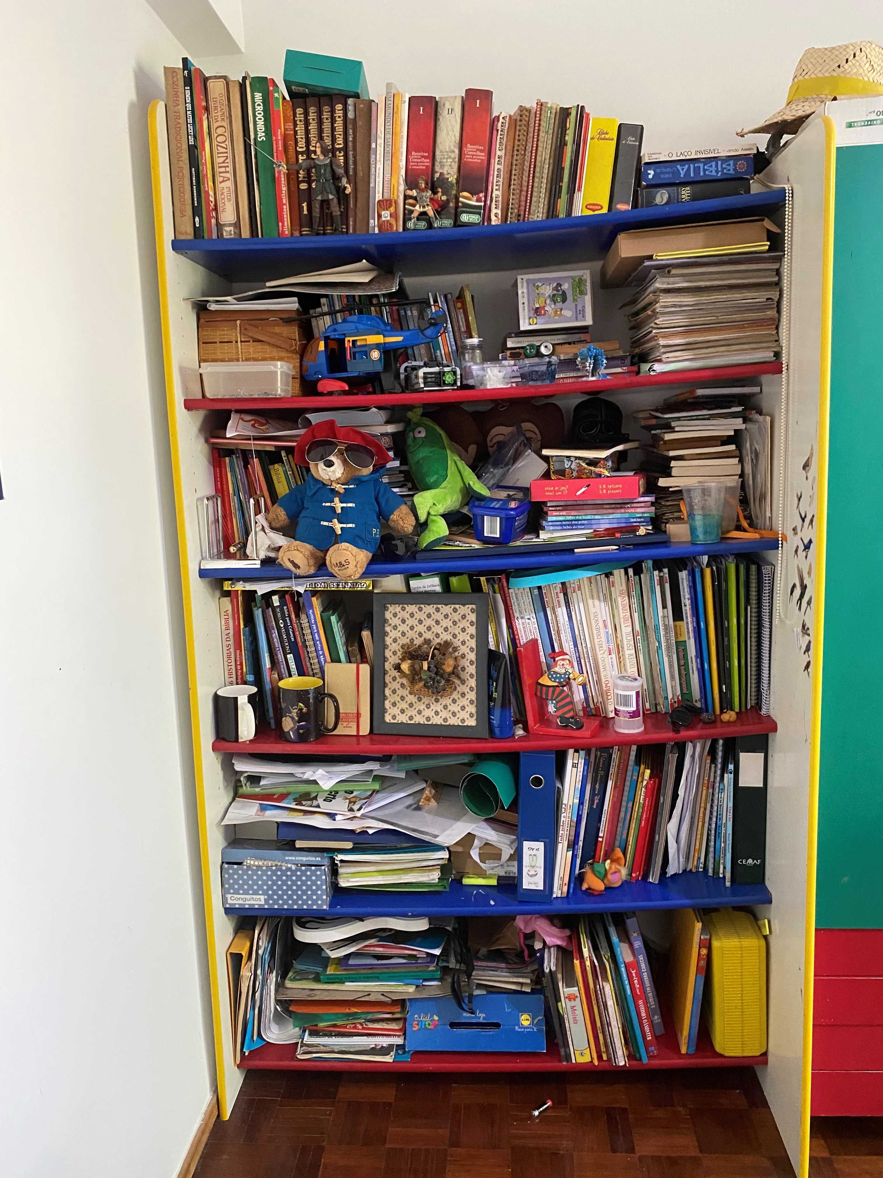 Quarto completo para duas crianças