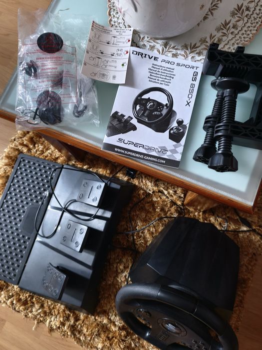 Volante, pedais e mudanças