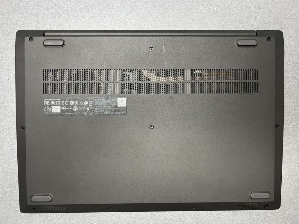 50 Lenovo V15-ADA Ryzen 5 3500U/4/256/AMD Radeon Vega 8/15,6/60Hz