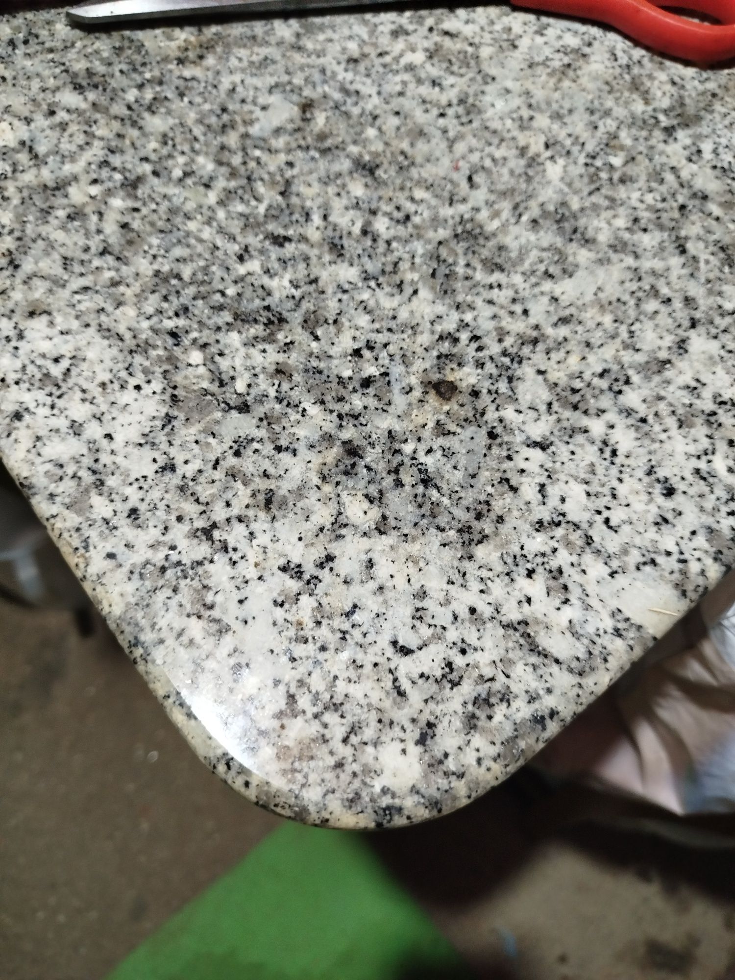 Mesa de jantar em madeira