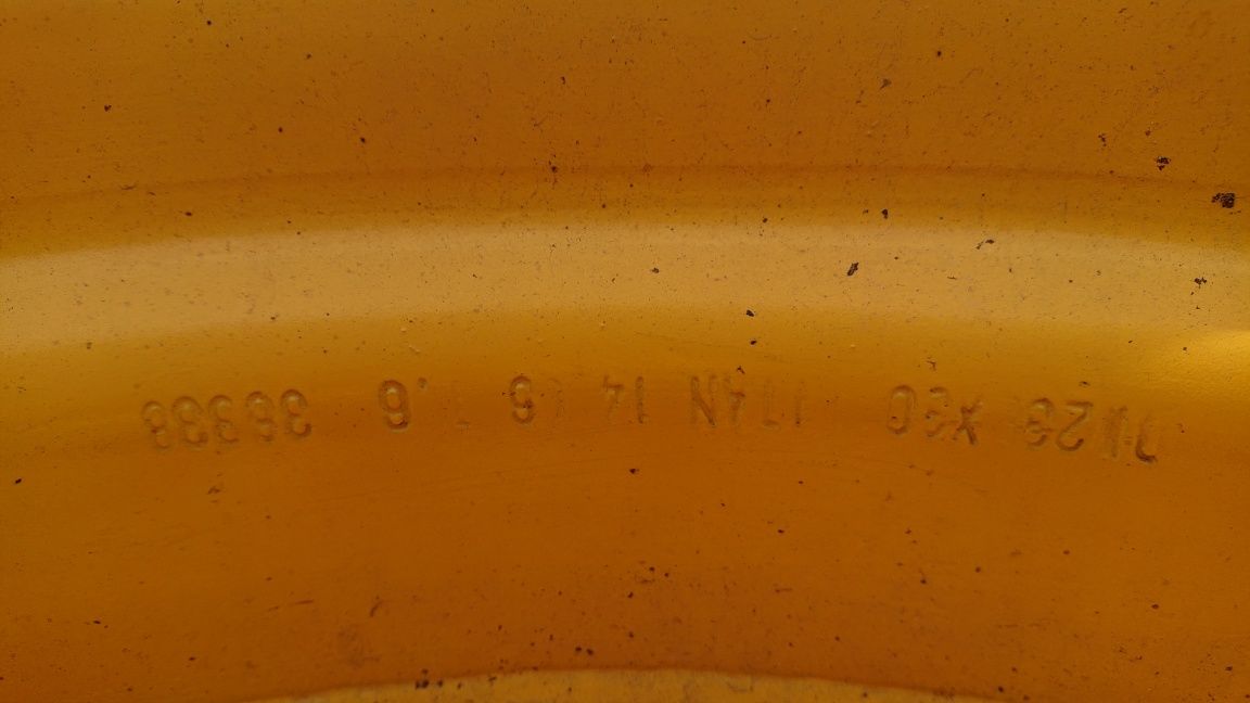Felgi ladowarka wozidlo 16 otworow srednica na piaste 27.5 cm