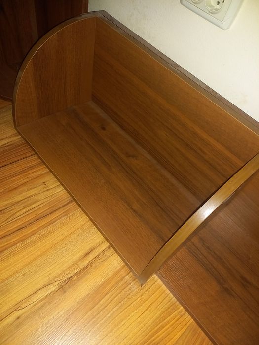 Полиці  настінні