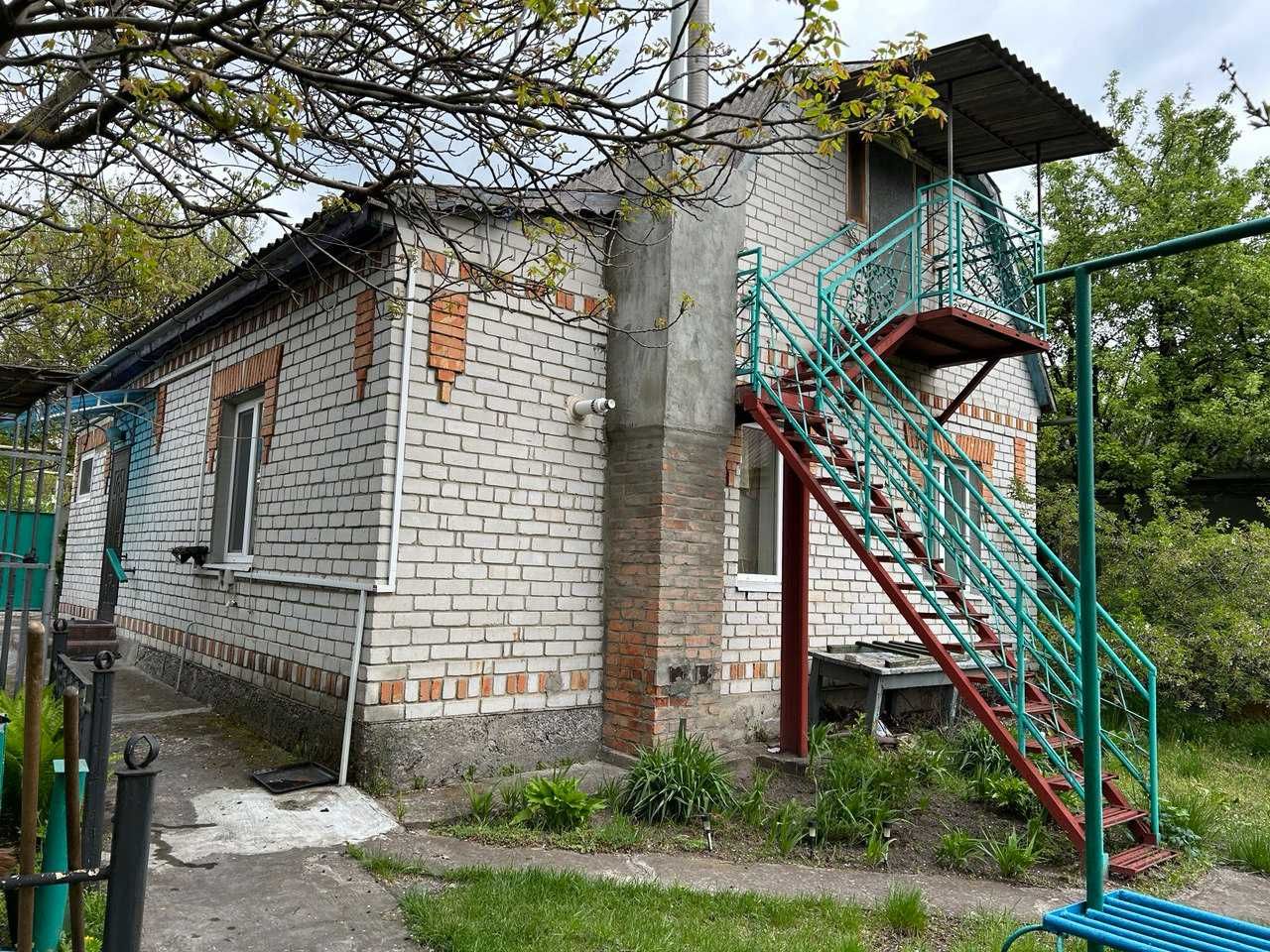 Будинок з земельною ділянкою Новоселівка