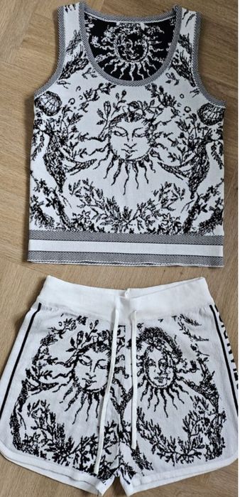 Komplet sweterkowy na Christian Dior