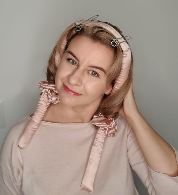 Zestaw – jedwabny wałek do kręcenia loków, scrunchie i dwie spinki