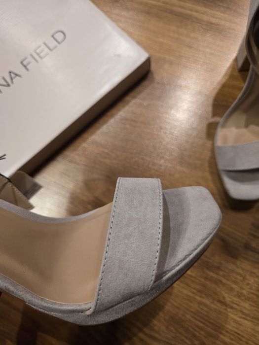 Nowe buty sandałki na słupku Anna Field