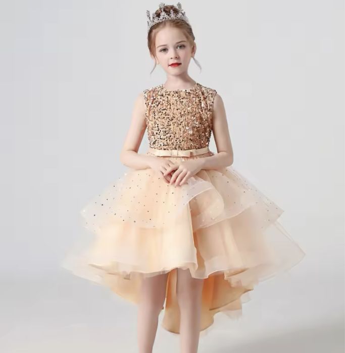 Золоте плаття для дівчинки