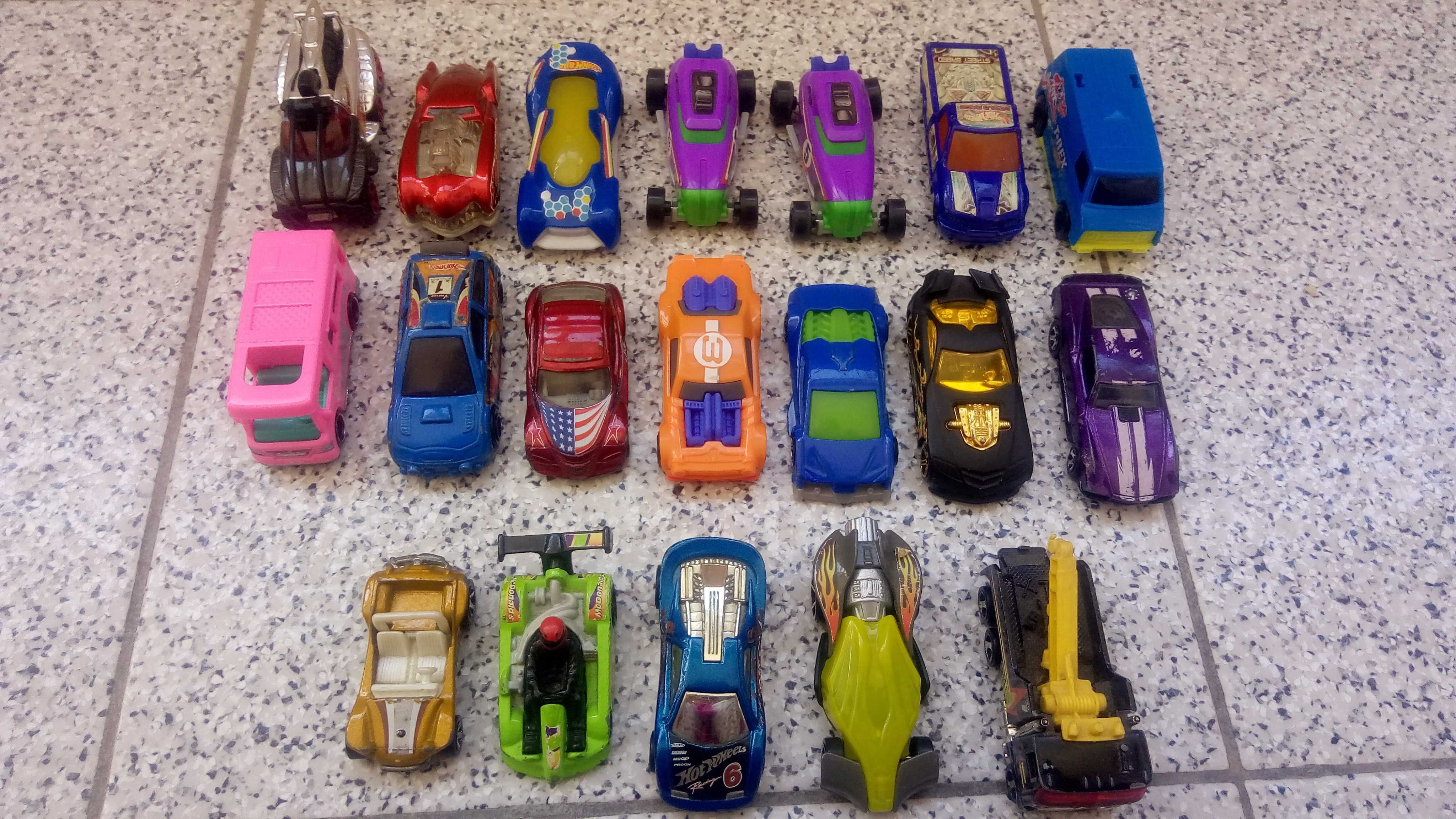 Carros miniaturas coleção hotwheels e outros