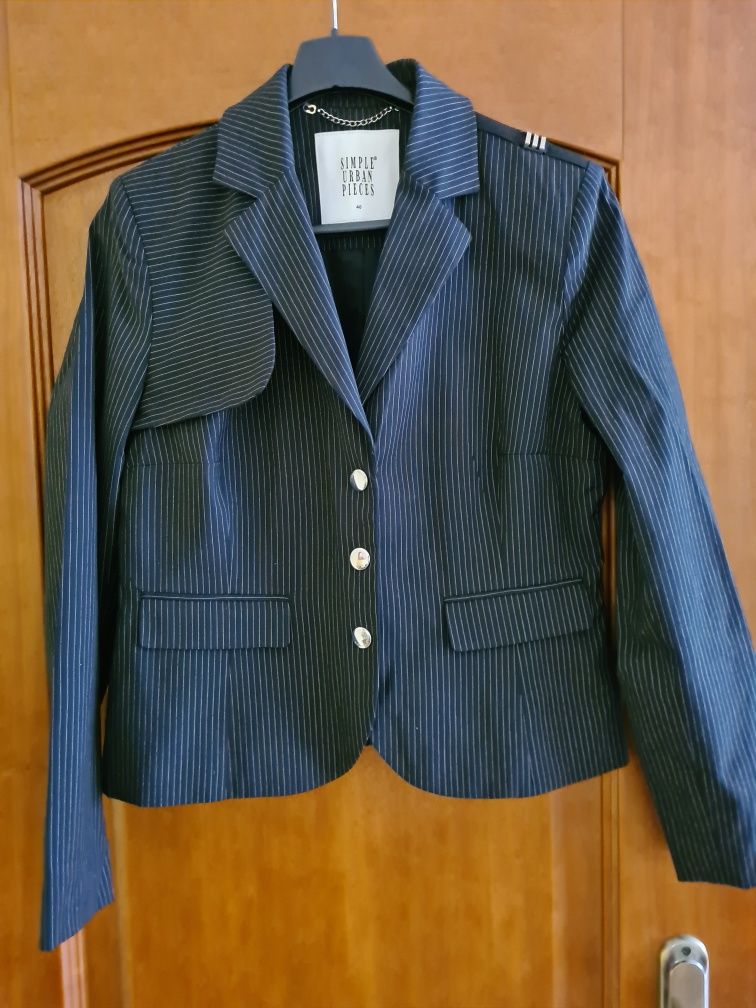 Elegancki żakiet  firmy Simple rozm. 40