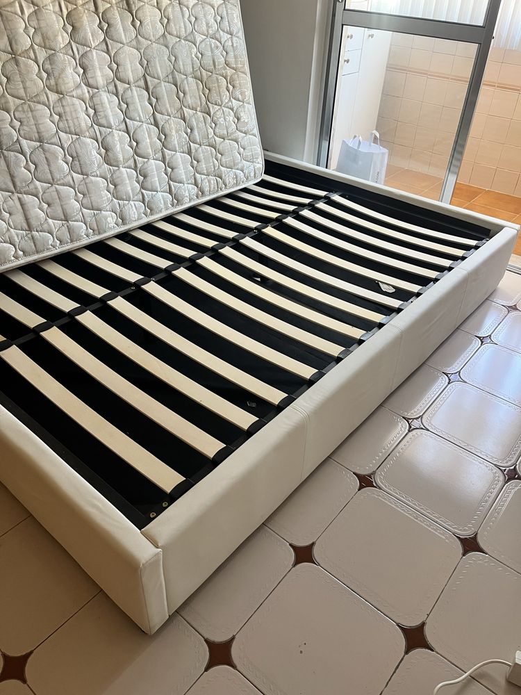 Cama casal a venda