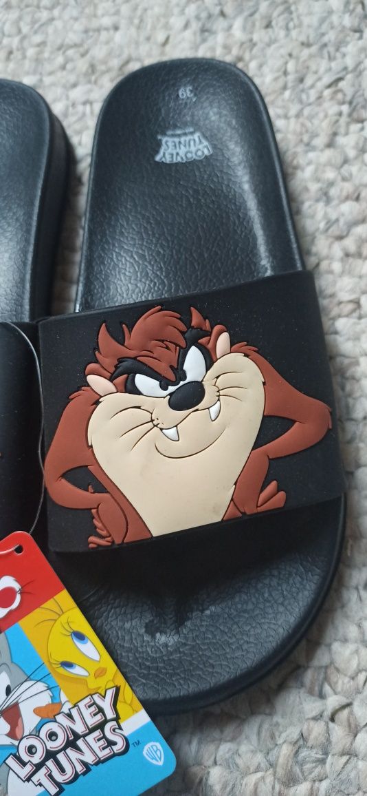 Klapki Diabeł Tasmański, Looney Tunes. Czarne, rozmiar 39. Nowe
