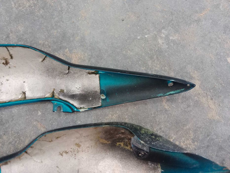 cagiva canyon boczki owiewki boczne plastiki boczek zadupek