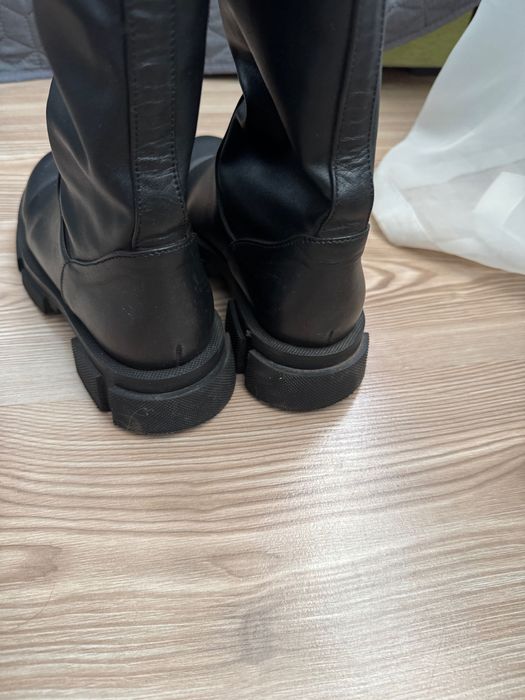 Чоботи, ботфорти, натуральна шкіра, тракторна подошва.