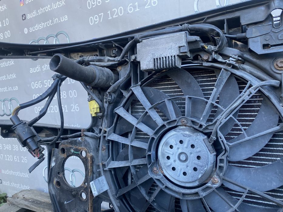 Передня панель радіаторів Audi A4 B7 1.9 TDI в зборі телевізор