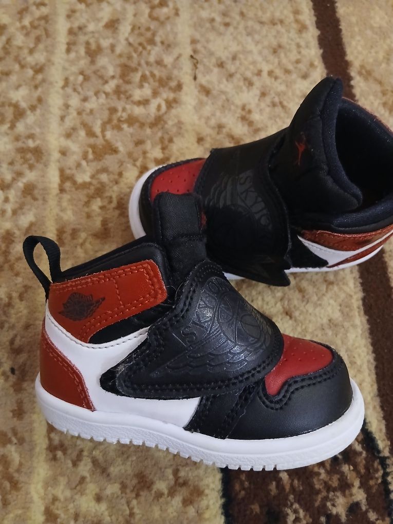 Оригінальні  кросівки для хлопчика Nike Air Jordan 21 розмір