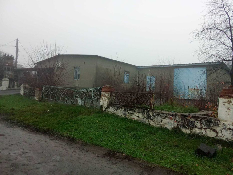 Продається комплекс нежитлових приміщень в м. Гайворон