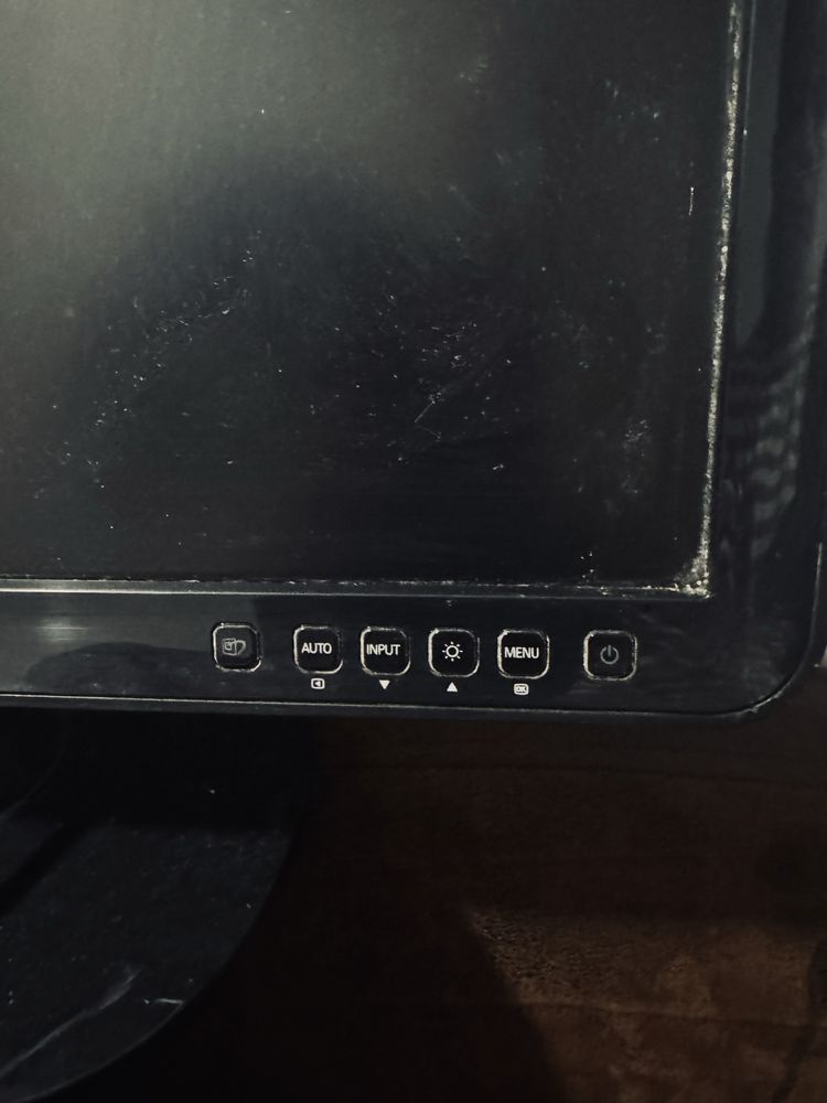 Monitor komputerowy philips z kablami