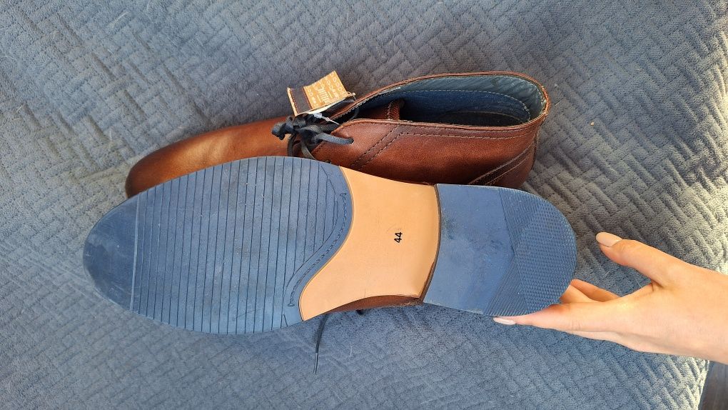 Nowe, skórzane buty męskie