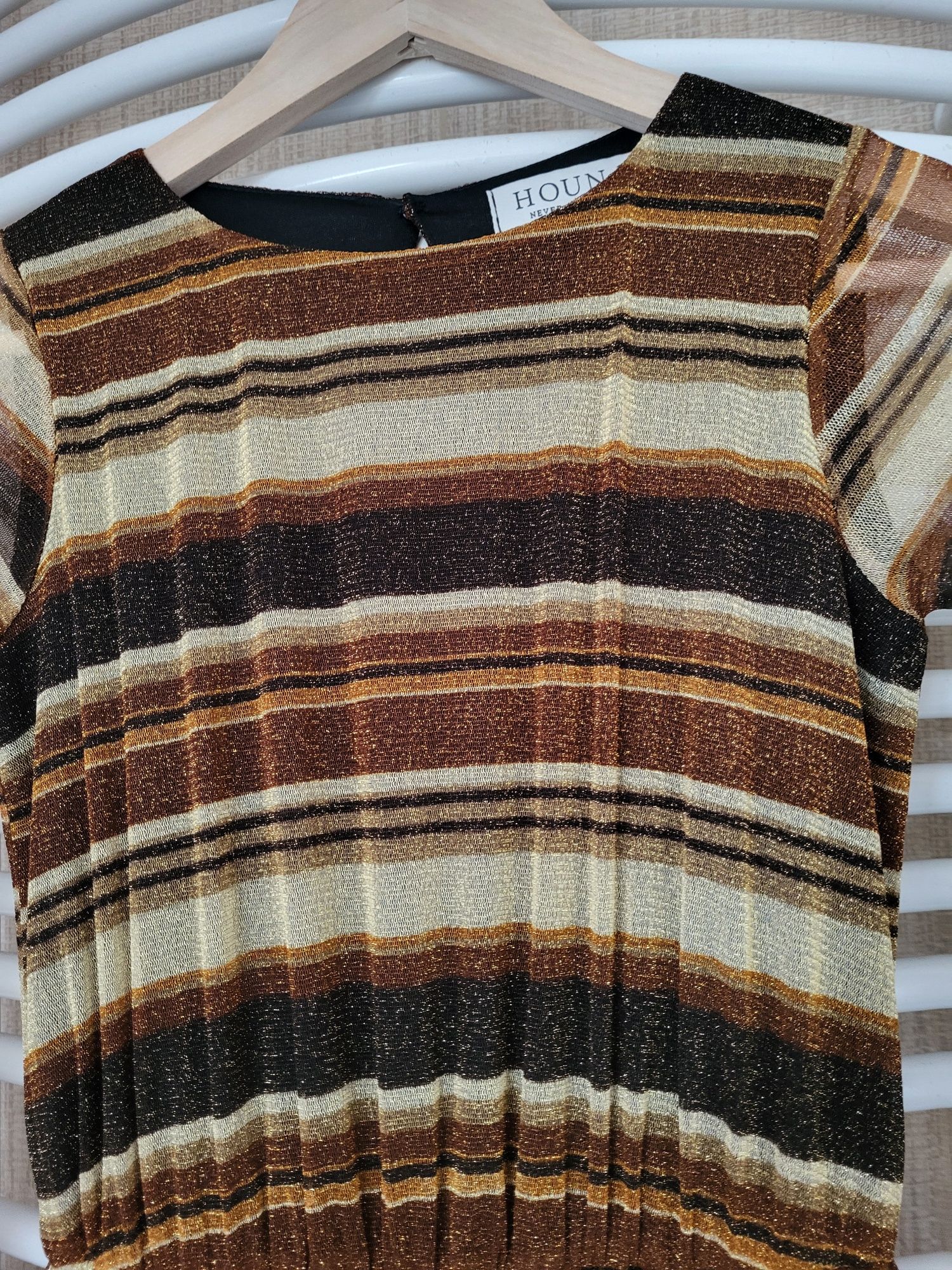 sukienka midi w paski ze złotą nitką w stylu vintage Hound S/36