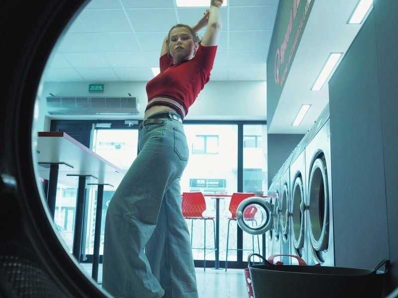 Jasnoniebieskie dzwony Levi's - Loose ultra wide leg 27" 30"