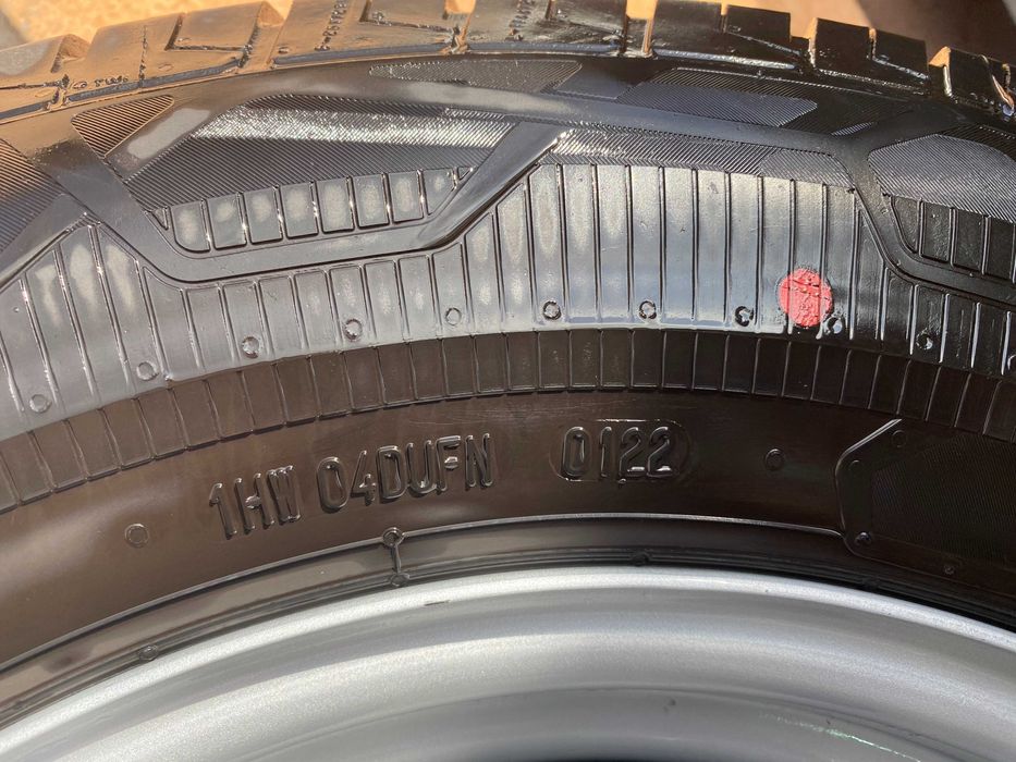Kompletne koła Fiat Ducato 215/75R 15C prawie nowe ,salon