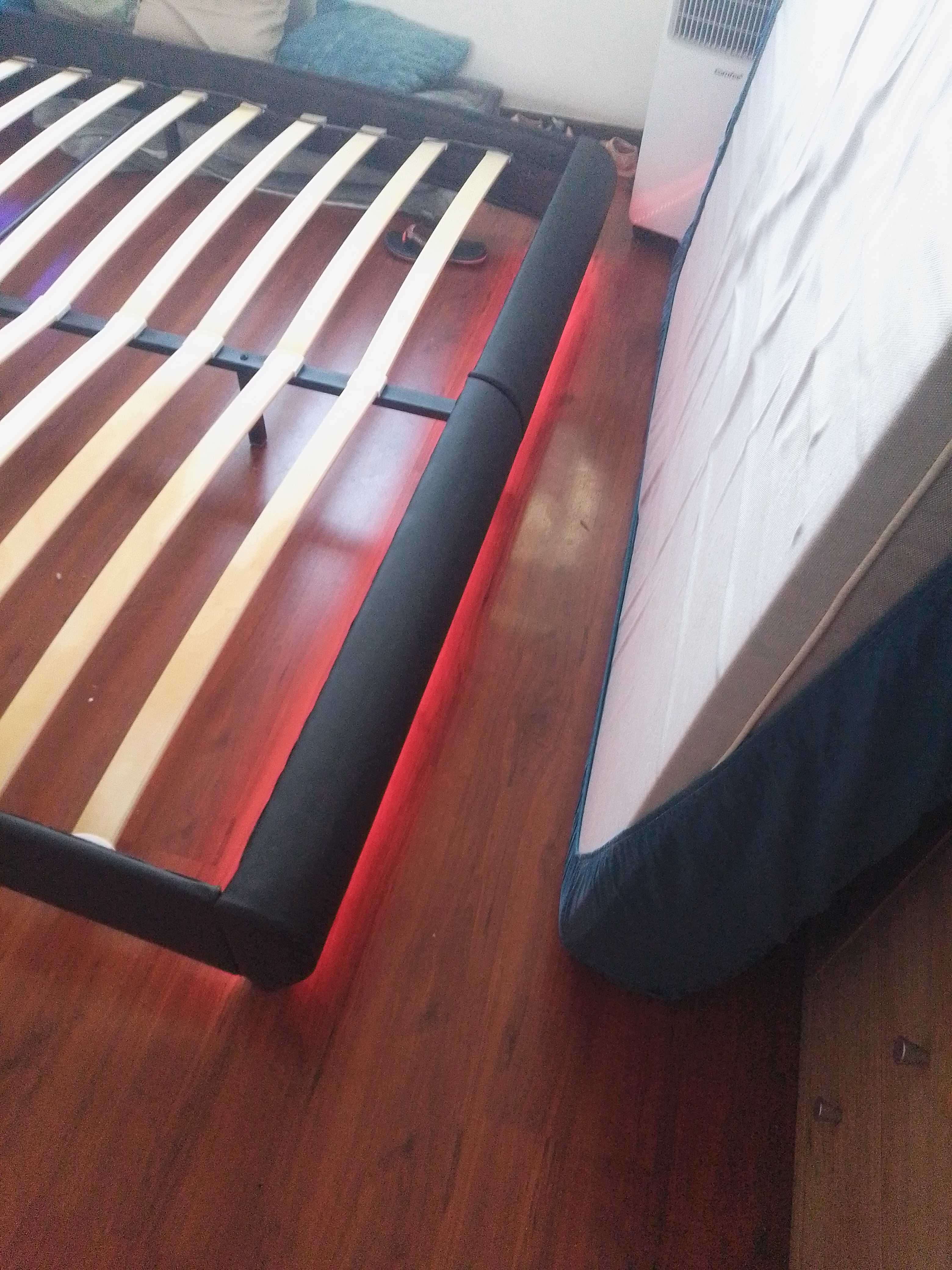 Cama de casal com led