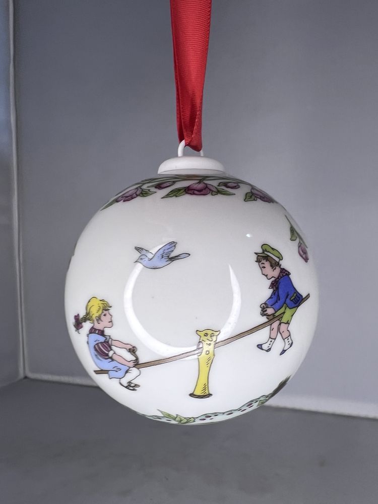 Hutschenreuther porcelanowa bombka bożonarodzeniowa 1989 J05