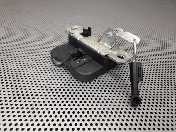 Fechadura / fecho da mala VOLKSWAGEN Polo (9N)