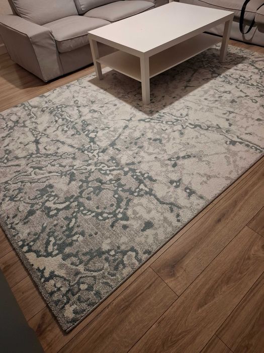 Ковер дуже в гарному стані